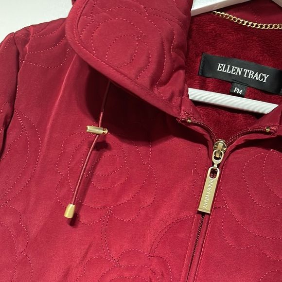 Ellen Tracy Red Rosette Quilted Jacket Full Zip w/Hood Fleece lined Petite Med - Picture 5 of 12